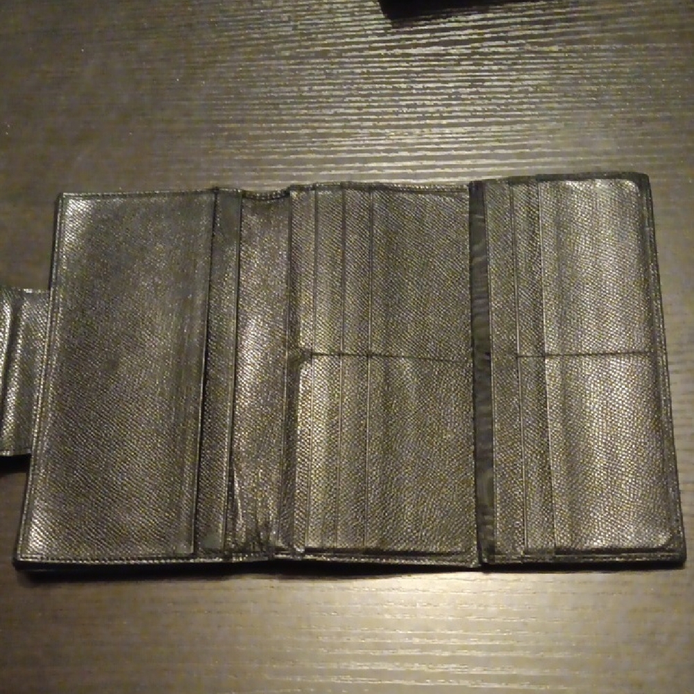 BVLGARI Vintage Rare Black Wallet with Snap Closure (EUC) - Picture 4 of 12